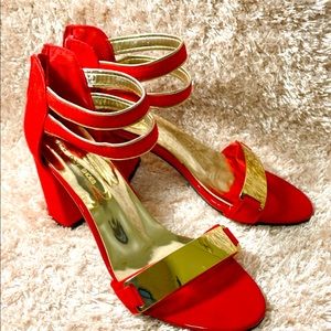 A comfortable Red and Gold sandals. Size 38 EU and 7.5 USA